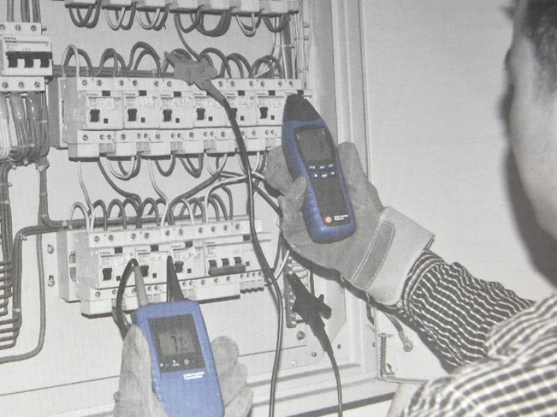 Application localisateur de câbles hors et sous tension - Émetteur et récepteur LOCATEC 1012