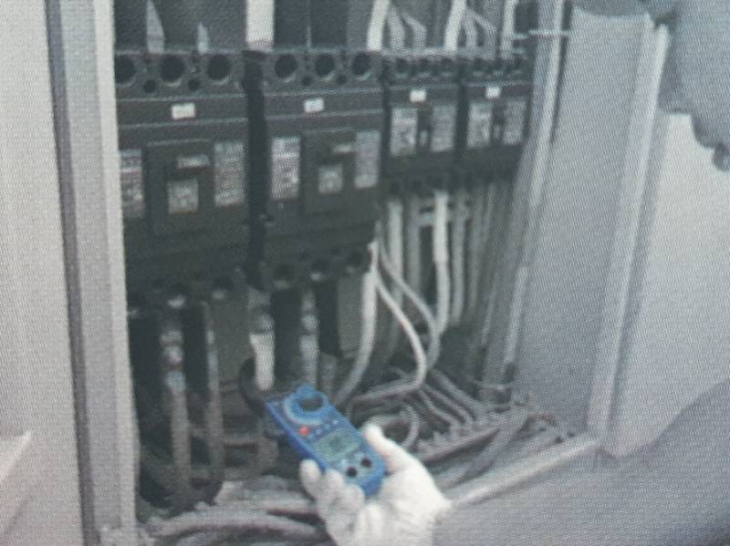 Utilisation appareil de mesure électrique - Pince ampèremétrique DT 3347 T